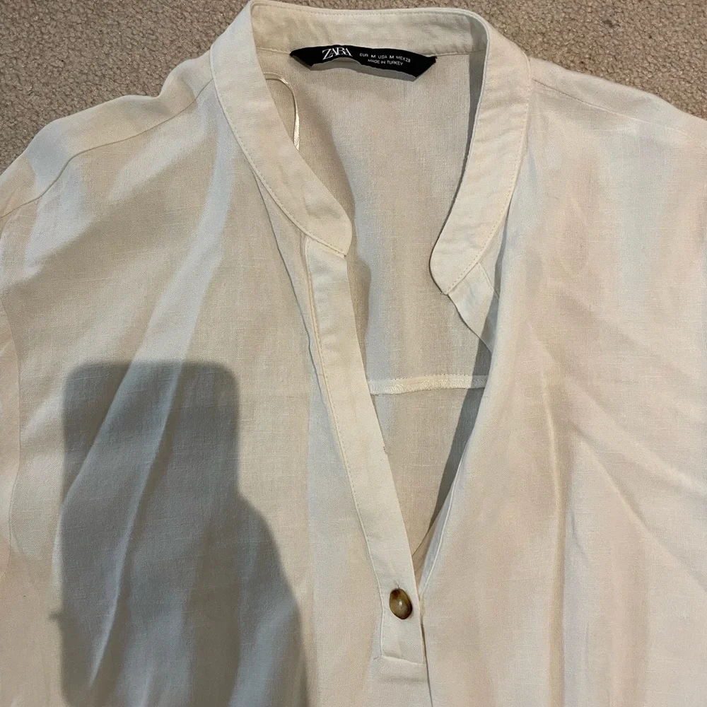 White linen midi dress from Zara with rope tie-waist in size medium - Picture 3 of 5